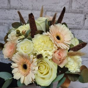 Bride hand tied 06